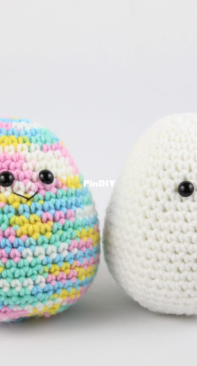Stringy Ding Ding - Olive -  Egg Amigurumi - Free