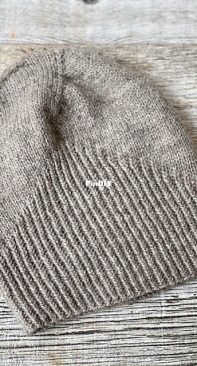 Bolton Pass Hat by Espace Tricot - English, French - Free