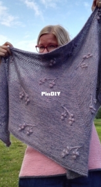 Onederful Triangle Shawl by Hanna Kyttä - Free