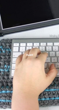 Winding Road Crochet - Lindsey Dale - Quick Keyboard Wrist Rest - Free