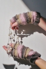 Sunday Purler*s Mitts by Lumi Karmitsa-Free