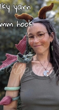 Lisa Be Stitchin - Lisa Heathco - Wearable Wrap Dragon