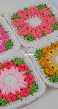 Winding Road Crochet - Lindsey Dale -  Flower Granny Square - Free
