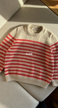 Lyon Sweater Junior by Mette Wendelboe Okkels - PetiteKnit - English