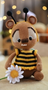 Verma Toys - Verova Maria - Oliver the Bee Bear - English