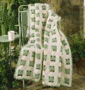 Leisure Arts 801015 Shamrock Wrap by Clare Stringer