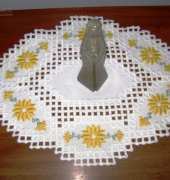 hardanger doily daisies