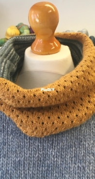 Simple 4ply Cowl by The Woolly Brew - Free