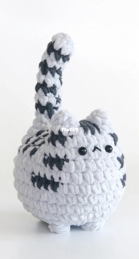 Big Bebez - Yun Young Lee - Pong Dang the Cat (Gray stripes)
