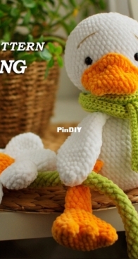 Toys Metlina Elena _ crochet pattern gosling _ English