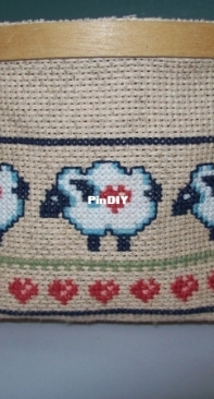 Wool Gathering Stand by Needle Magic Inc.