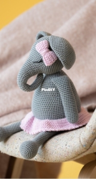 Hobbii Design - Pif Paf - Evi the Elephant - Evi de Olifant - Dutch - Free