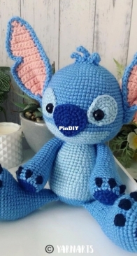 Yarnarts AU - Chrystal bradford - Stitch