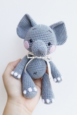Zipzipdreams - Elif Tekten - Cloudy the Little Elephant - Russian - Translated