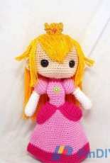 Loopy Crafts - Leyla Stormrage - Doll Modification Peach - Free