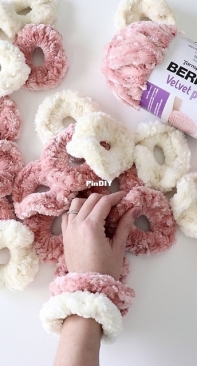 Yarnspirations - Daisy Farm Crafts  - Tiffany Brown - Velvet Plus crochet Scrunchies - Free