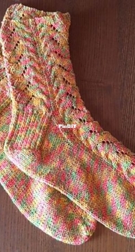 Tidewater Socks by Adèle Hempel-Free