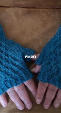 Rune´s Half Mitts (halvvanter) by Cita Steinmeier-English,Danish-Free
