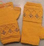 Queens Crown Mitts by Becky Greene- free