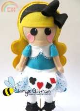 Chrys Altran -Soft Doll Alice-Free Pattern /Portuguese