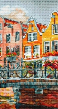 Snow White (Белоснежка) Amsterdam - Bridge over the canal