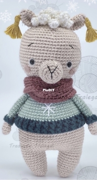 Manuska Crochet - Orsi Farkasvolgyi  - Henry the Christmas Alpaca - Henry Alpaca de Natal - Portuguese - Translated