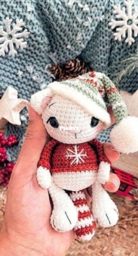 Ina Mi Haekelzauber - Ina Mildner - Snowflake and Misty Mistletoe Santas Little Kitty Helpers - Translated - Free