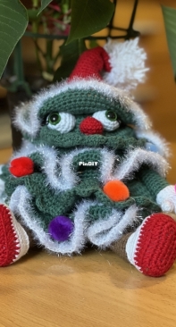 Deanna Albon - Silly Christmas Tree
