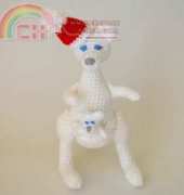 Sylke Crafts - Kim Lapsley - Christmas Kangaroo and Mini Santa Hat - Free