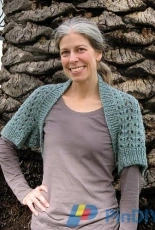 Simple Lace Shrug by Lisa Sisk / This is Knit-Free
