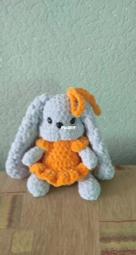 The crochet bunny in dress