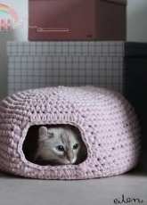 Hanne Katajamaki - Cats Cave - Spanish - Free
