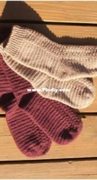 Carol Ballard - Cobblers Cabin - Top Down Socks - Free