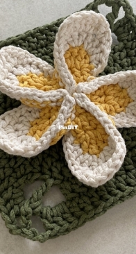 Made by Lisek - Anna Lisek - Frangipani Granny Square