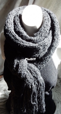 Finnegan Scarf by Heather Bellringer
