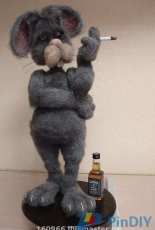 Yami - Elena Makeenkova - Rabbit smokes - Russian