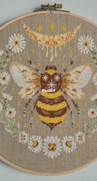 Bee cross stitch pattern by Wild Bluebell Patterns