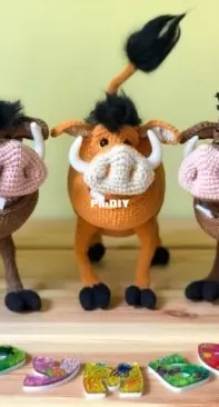 Knitted Miracles Co - Anna Bagrova - Pumbaa