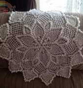 Debi Aldrine - Pineapple Starburst Doily - Free
