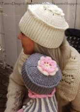 Sophie and Me - Ingunn Santini - Hat with Top Flower