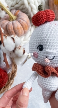 BellArt Gabriela - Gabriela Scheidegger - Lulu, the Autumn Ghost - English