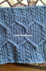 Interlock Cowl by Lara Simonson