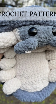 Tum Ann Art - Anna Sytnikova - Plush Roly Poly Pill Bug