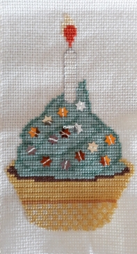 Stitched Birthday card with cupcake