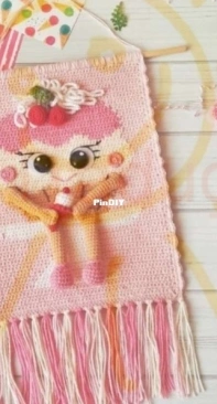 Toys Master - Lyubov Volkova - Cupcake Tapestry - Bolinho Tapeçaria - Portuguese - Translated