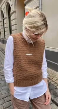 Sille Slipover by Mette-Wendelboe Okkels - PetiteKnit - Russian Translated