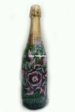 Bottle and glass decor for wedding.
