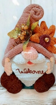 Marili Designs - Marili-Designs - Maria Sarantidou - Autumn gnome door decoration