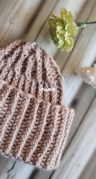 Mila Chunky Beanie by Johanna Violetta-English,Finnish-Free