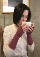 Gable Mitts by Miriam Felton - English